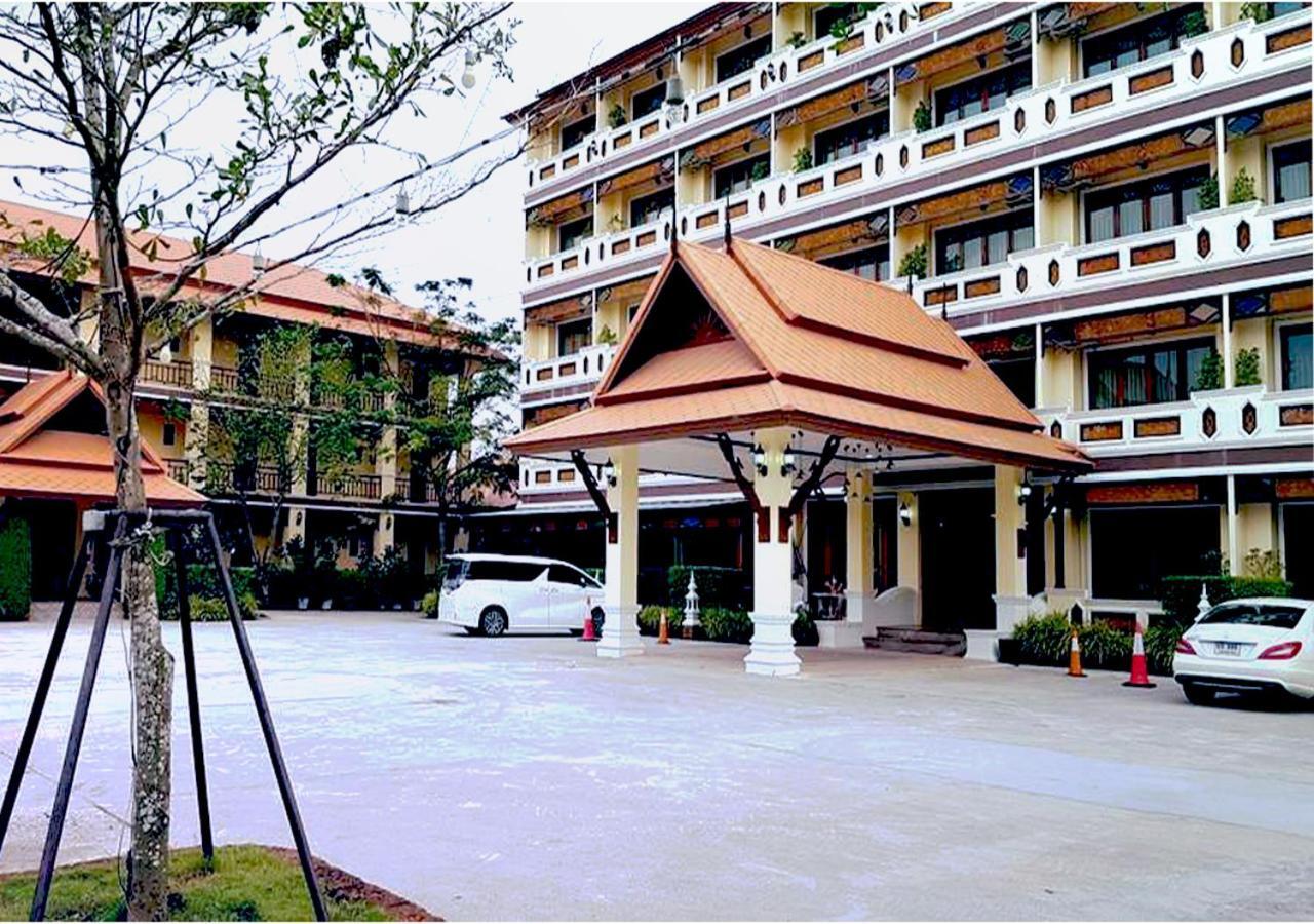 艾精品酒店 Pluak Daeng 外观 照片
